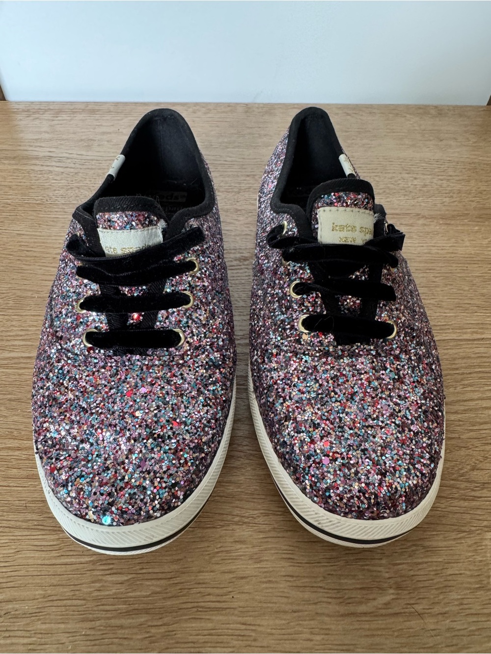 Glitter Multicolor Low-Top Sneakers with Black Velvet Laces Size 7